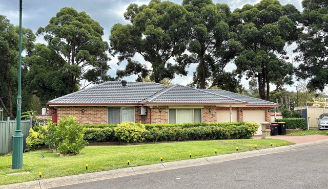 4 BEDROOM HOUSE IN CECIL HILLS NSW