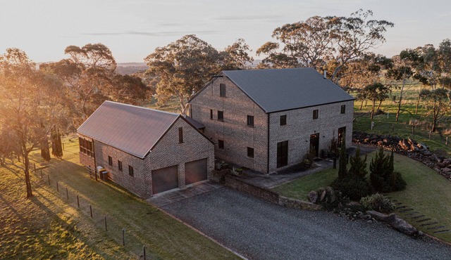 “47 Woolshed Road” Adelaide Hills rural farmhouse & retreat