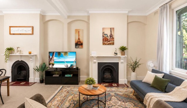 4BR House with Garage near ICC & Darling Harbour & CBD