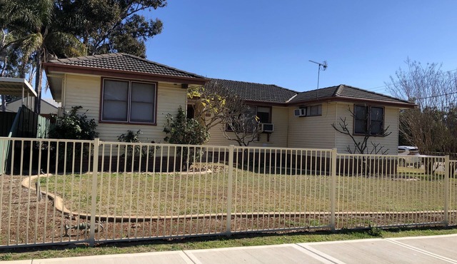 5 bedroom close to hospital/Sport facilities