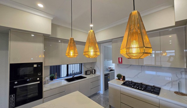 5 Beds in 4 Bedroom House in Oran Park