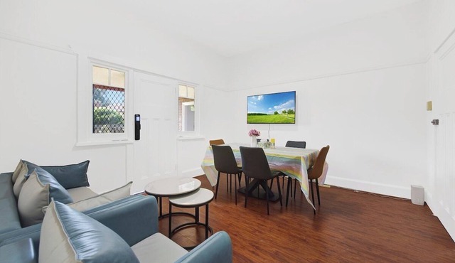 5bedroom holiday house in Chatswood