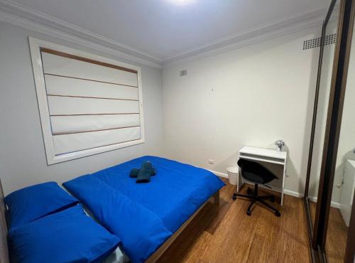 6 Purple Room