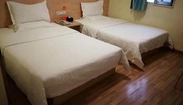 7Days Inn Guiyang Small Cross Street