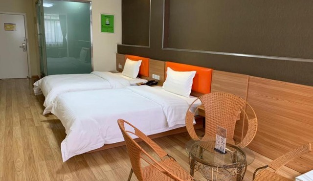7Days Inn Yingshang LAN-STAR building materials market
