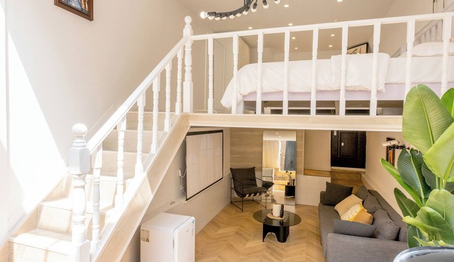A bedroom with 2 beds, 3 kilometers from the Bund.Shanghai