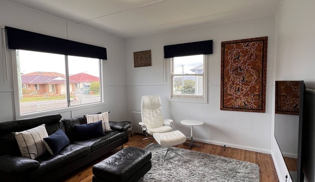 A delightful cottage only an easy 10 minute walk to Toowoon Bay & Shelly Beaches