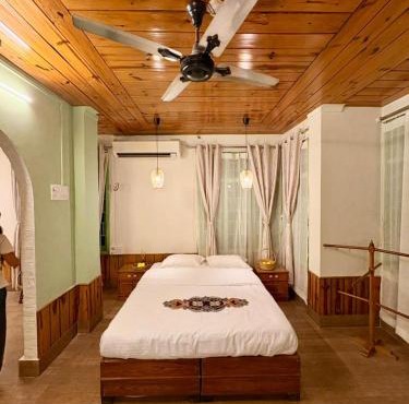 Aalay The Riverbank Homestay