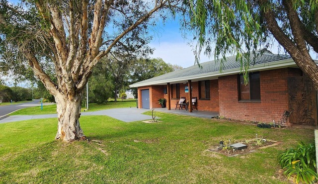 Abbey Beach Shack, Busselton - A Retro Beach Retreat