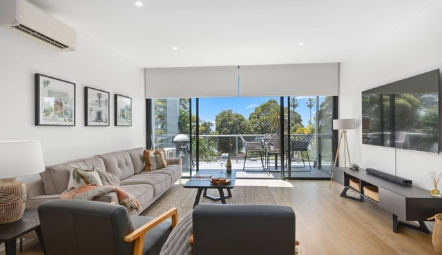 Addisons Escape A Breezy Beachfront Beauty