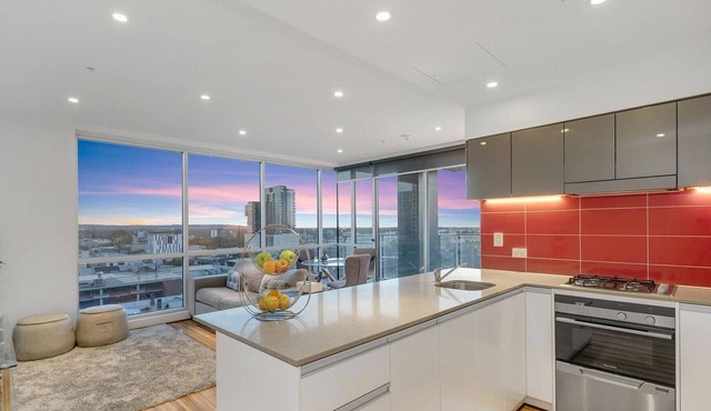 Adelaide Central Skyline Panoramic Suite