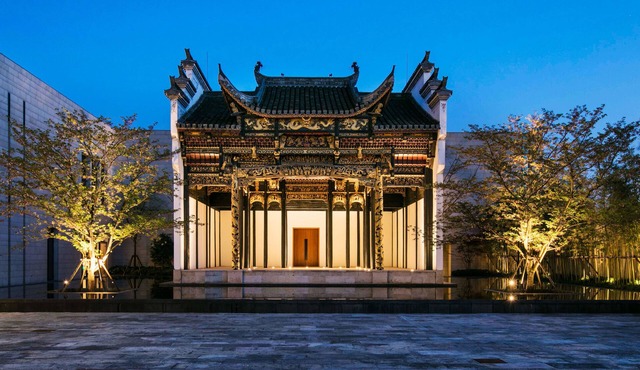 Ahn Luh Zhujiajiao