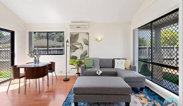 Aircabin - Ingleburn - Comfy - 2 Bedroom Townhouse