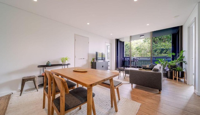 Airy Waterloo Apartment with Pool & Gym Access