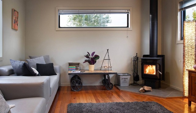 Alofi- stunning views and a private cinema room await you!