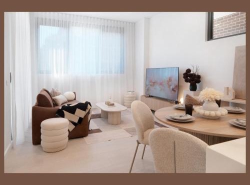'Amber' 1 bedroom apt in Burwood with free parking