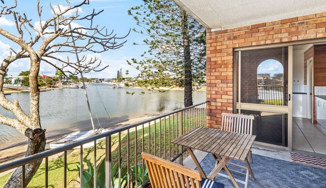Anjuna, 2 bedroom apartment on canal