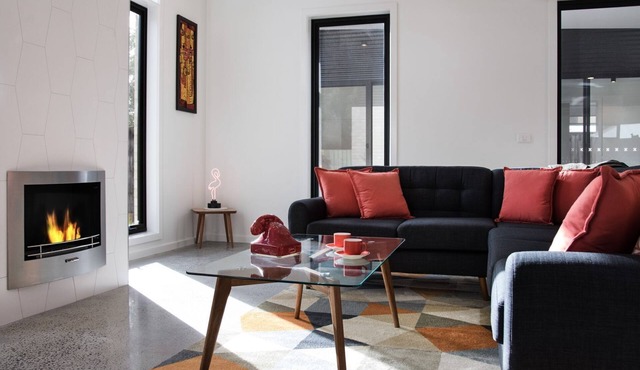 Arenas North - indulge in mid-century elegance
