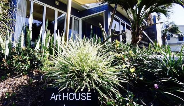 ArtHOUSE Beachfront Accommodation