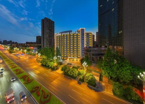 Atour Hotel Chongqing West Railway Station Longhu Yunlingtian Street