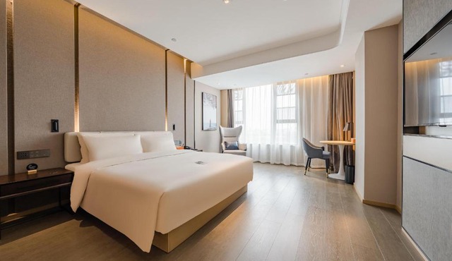 Atour Hotel Jiaxing Pinghu