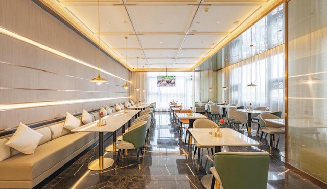 Atour Hotel Kunshan Baoyu Plaza North Changjiang Road
