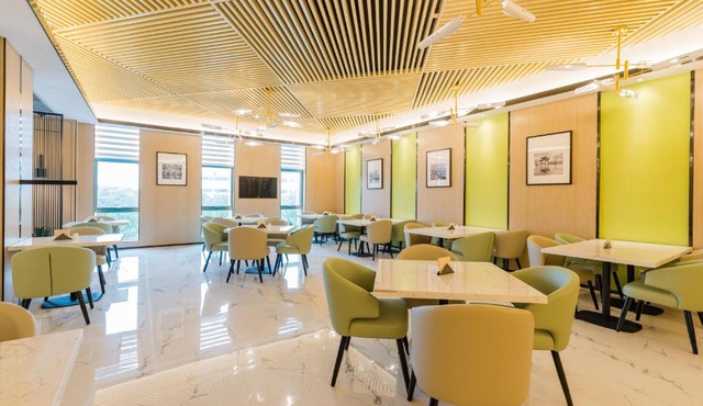 Atour Hotel (Nanjing Xingang Development Area)