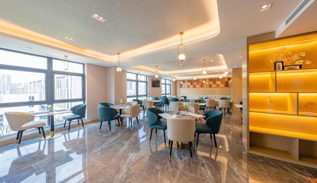 Atour Hotel Wuxi Huishan Wanda Plaza