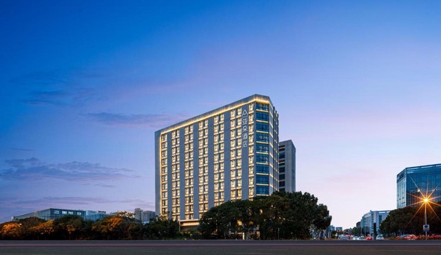 Atour Hotel Wuxi Taikeyuan Zhenze Road