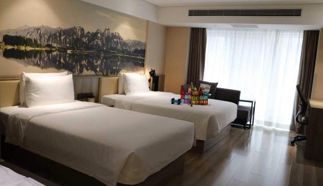 Atour Hotel Xi'an Xixian Vientiane City