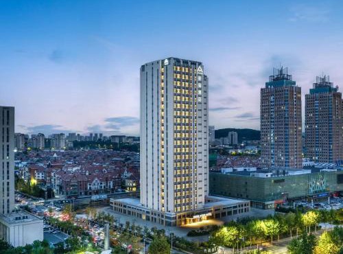 Atour Hotel Yantai Zhifu Station Red Star Macalline
