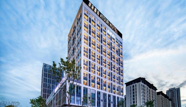 Atour Hotel Yibin West Railway Station