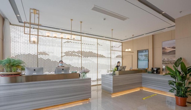 Atour Hotel Yizheng Wannian Avenue