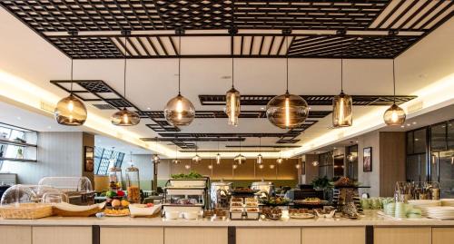 Atour Hotel Yuyang West Road