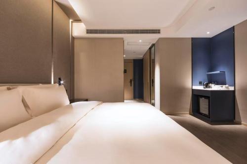 Atour Hotel Zhengzhou Jingkai Center Plaza 8th Street