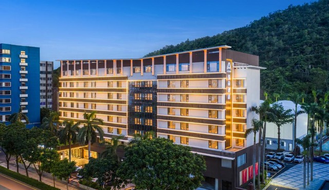 Atour Hotel Zhuhai Lover's Road Love Post Office
