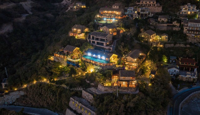 Aurora Rock Villa Resort