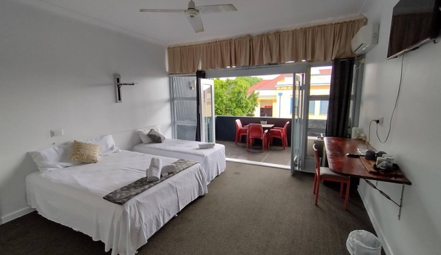 Ayr Hotel