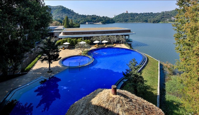 Baiyun Lakeside Hotel