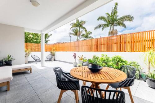 Balmain Designer 1 Bedroom Apartment with Parking