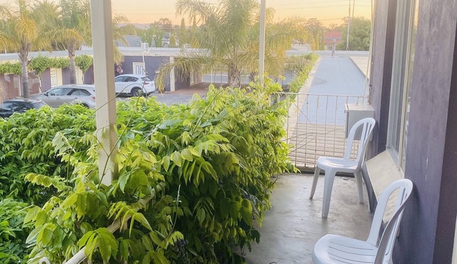 Barossa Valley It is notable as a major wine-producing region and tourist destination. The Barossa Valley Way is the main road through the valley, connecting the main towns on the valley floor of Nuriootpa, Tanunda, Rowland Flat and Lyndoch.