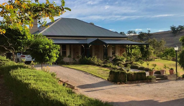 Battunga Cottages