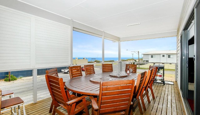 Bayside - Aldinga Beach - C21 SouthCoast Holidays