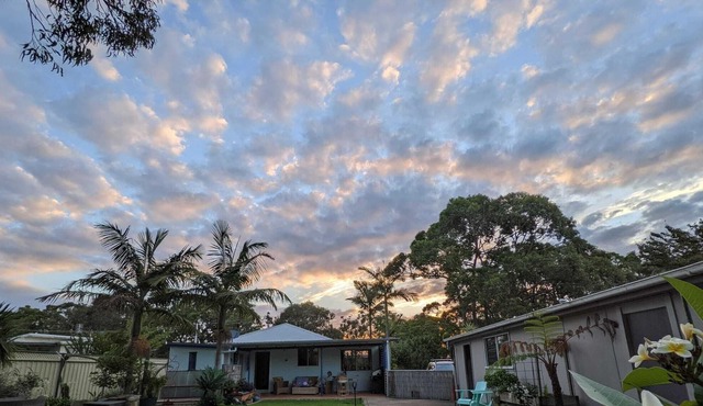 Beach & River Hideaway- 4 minute walk to the Ocean!