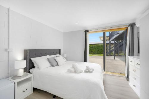 Beach Views on Excellent Studio 27 - Belle Escapes Jervis Bay
