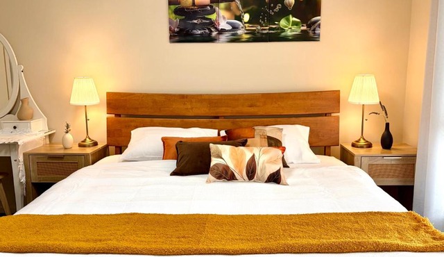 Beach&Winery Retreat with Lux King, 2 queen beds, 5bedroom 2bath, Netflix, sleeps 12, Max 13,sofa bed upon request with extra fee