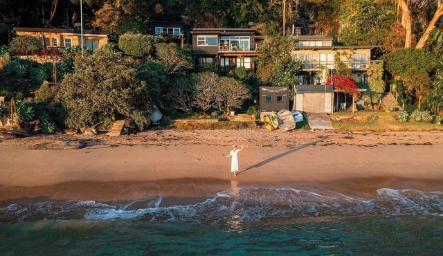 Beachfront Bliss - right on the sand, all tide access, spectacular views