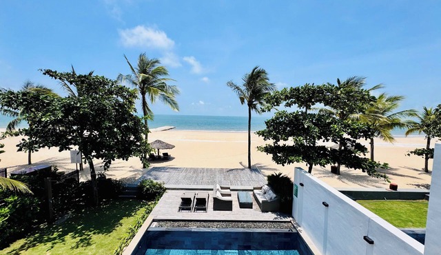 Beachfront Villa 4 Bedrooms Sanctuary Ho Tram Resort VIETNAM, BBQ, private pool