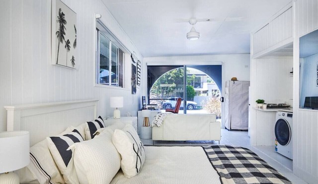 beachside 2 bedroom apartment