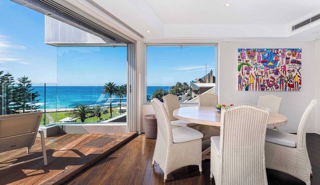 Beachside Penthouse in Bronte